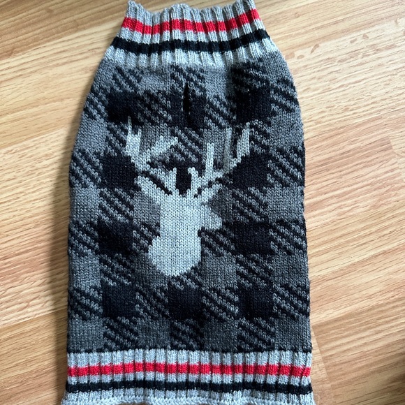 Vibrant Other - Gray Plaid Sweater with Deer Design